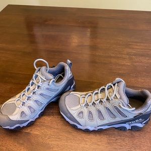 Oboz hiking shoes size 6.5 female, light green/grey